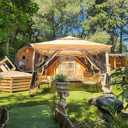 Кемпинг En Bois Avec Jacuzzi Prive Et Piscine