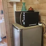 En Bois Avec Jacuzzi Prive Et Piscine Campsite *