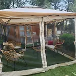 En Bois Avec Jacuzzi Prive Et Piscine 营地 维琪奥港
