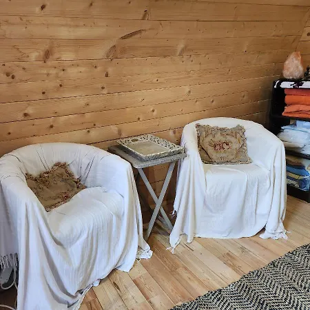Κάμπινγκ En Bois Avec Jacuzzi Prive Et Piscine