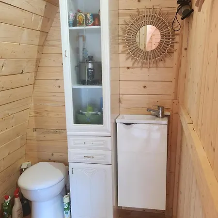 Κάμπινγκ En Bois Avec Jacuzzi Prive Et Piscine
