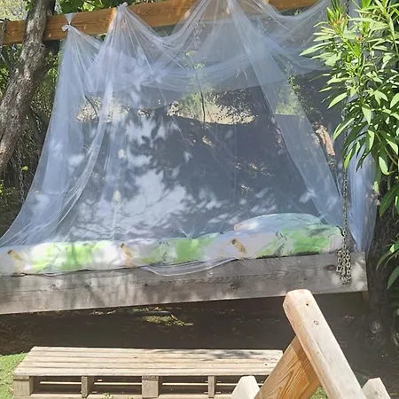 En Bois Avec Jacuzzi Prive Et Piscine *