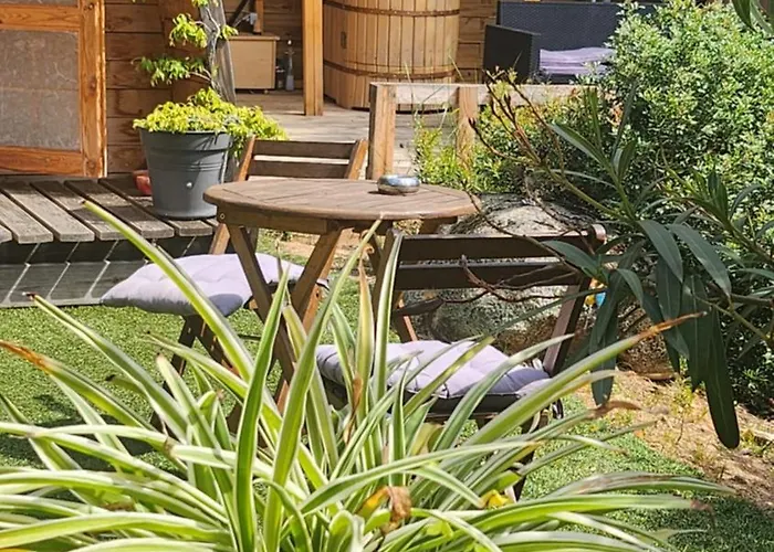 Camping Exotique Piscine Et Jacuzzi Porto-Vecchio (Corsica)