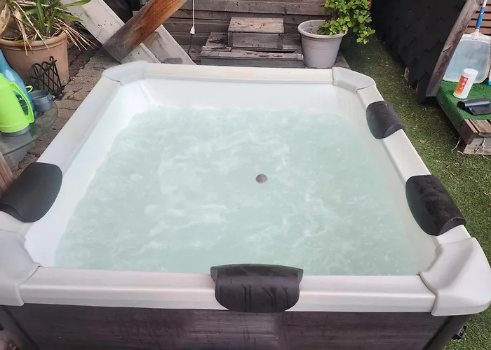 En Bois Avec Jacuzzi Prive Et Piscine Campsite Porto-Vecchio (Corsica)